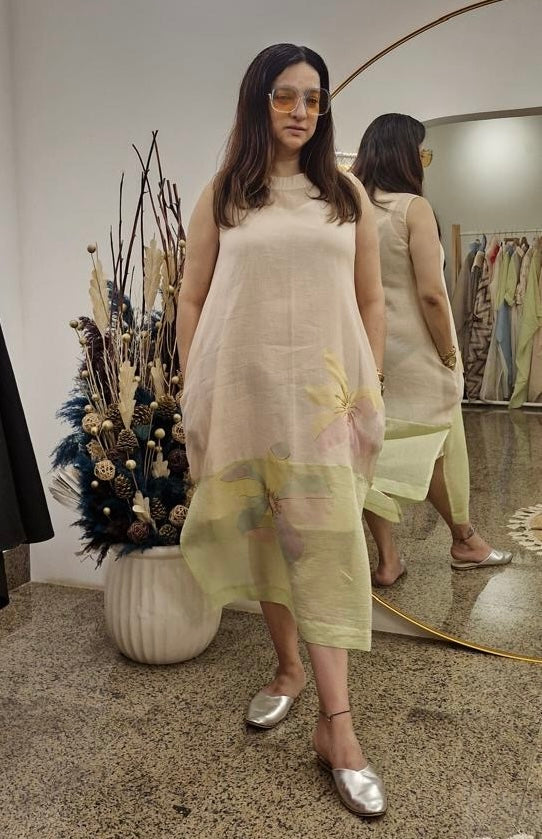  Colour block Tunic in Chanderi Fabric
| Sustainable Fashion
Ensemble